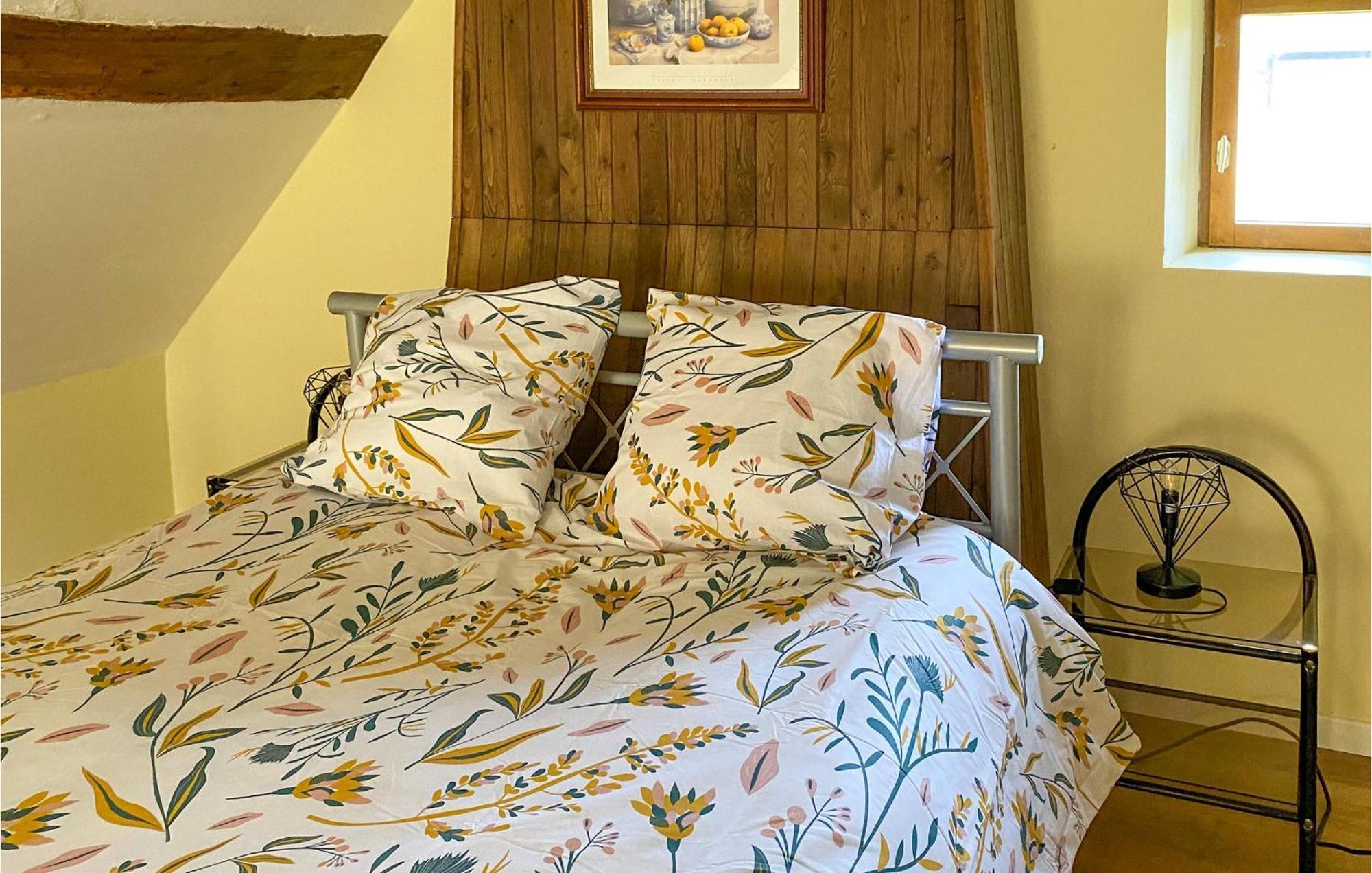 1 Bedroom Nice Home In Saint Martin Le Mault Экстерьер фото