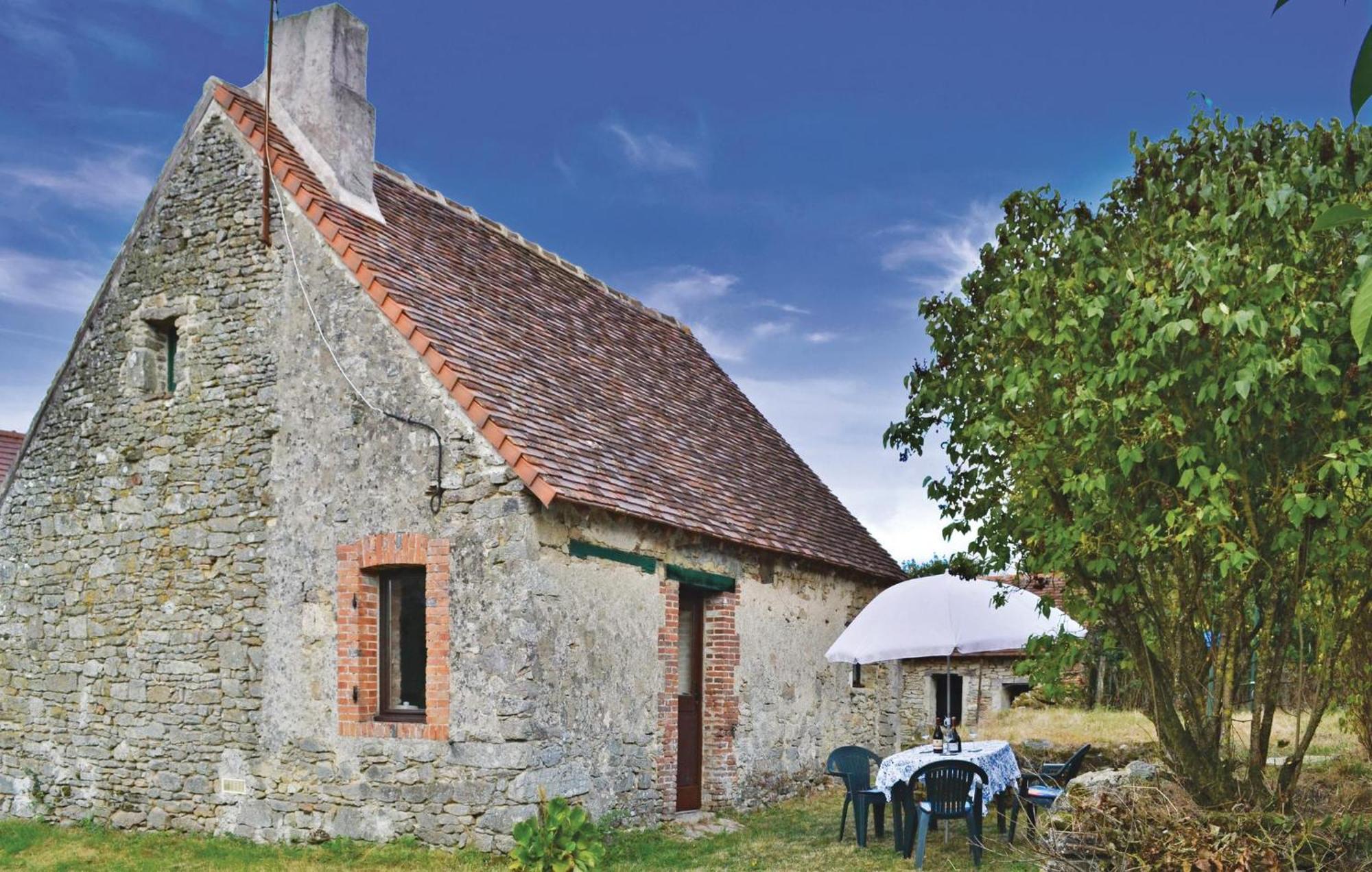 1 Bedroom Nice Home In Saint Martin Le Mault Экстерьер фото