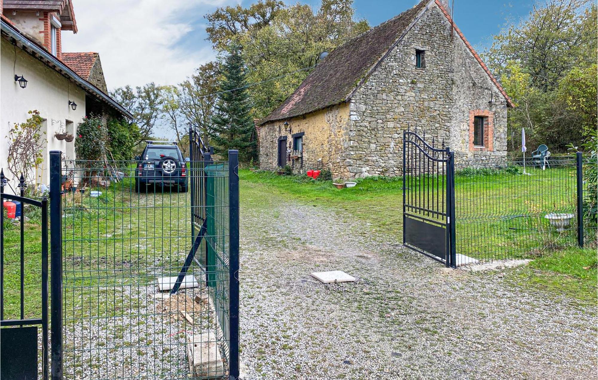 1 Bedroom Nice Home In Saint Martin Le Mault Экстерьер фото