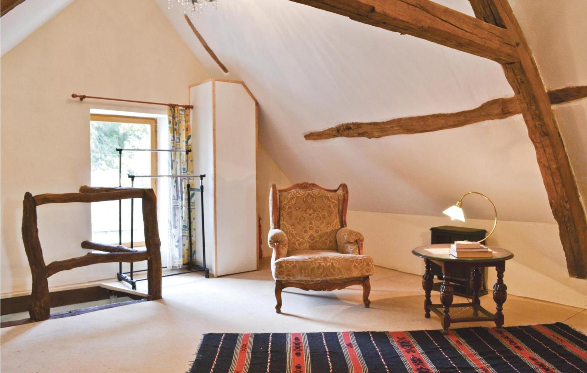 1 Bedroom Nice Home In Saint Martin Le Mault Экстерьер фото